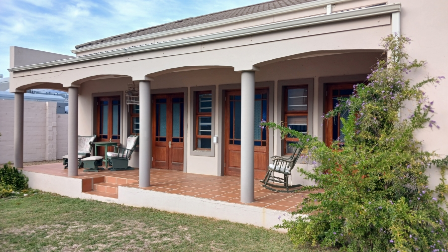 3 Bedroom Property for Sale in Sandbaai Western Cape